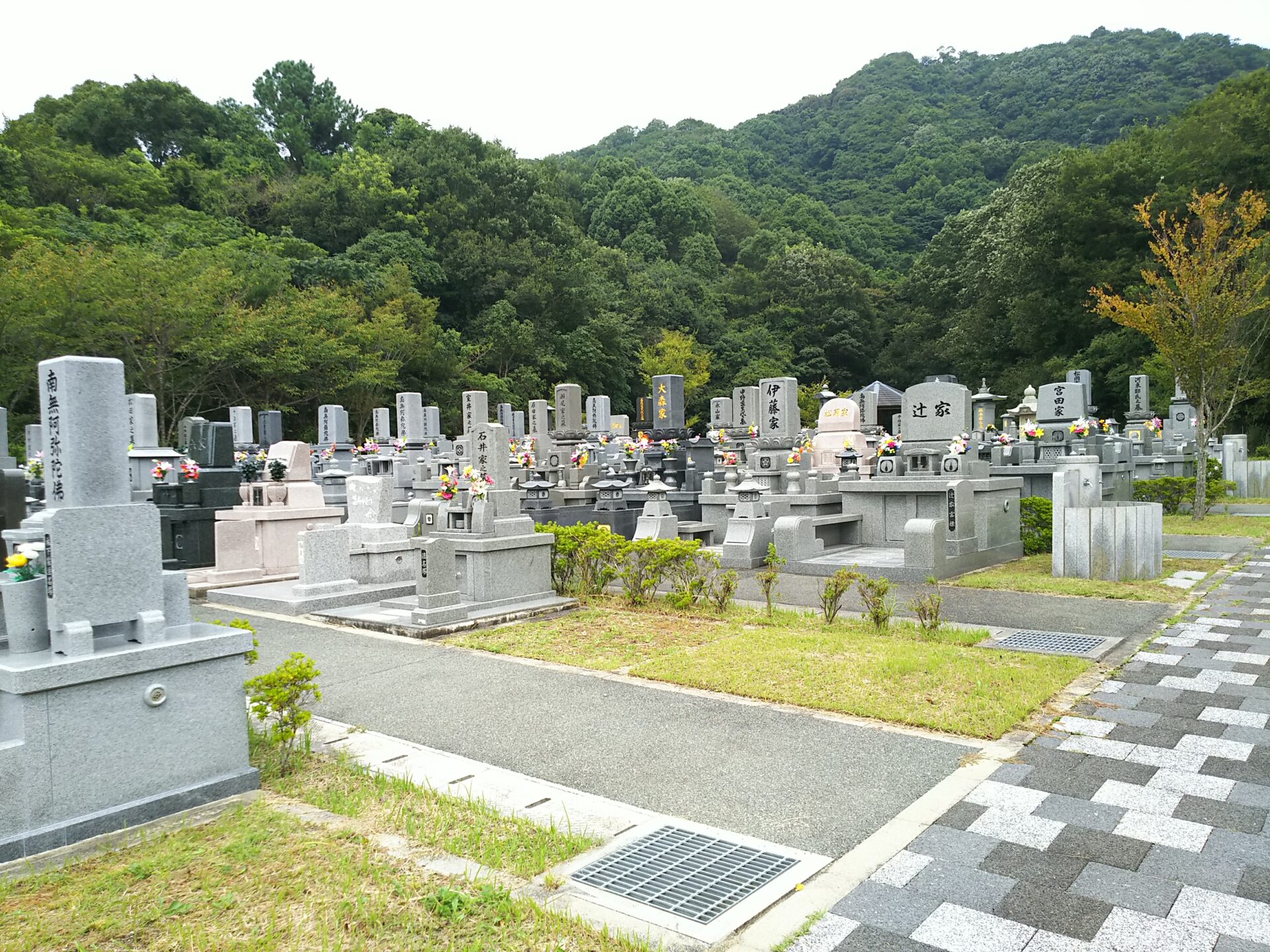 嘉麻市営　山田白馬霊園01