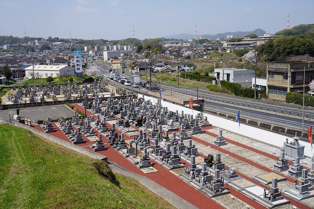 オアシス霊園　大門01