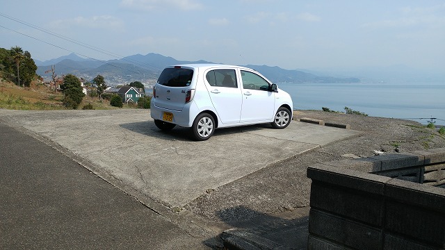 駐車場・目の前の海