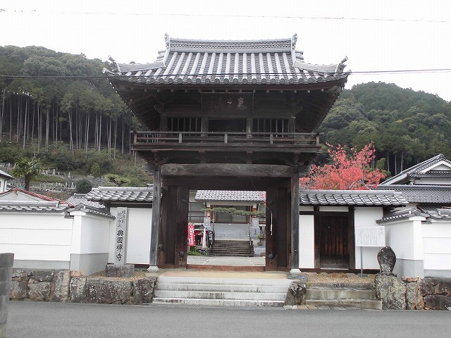 寺院山門