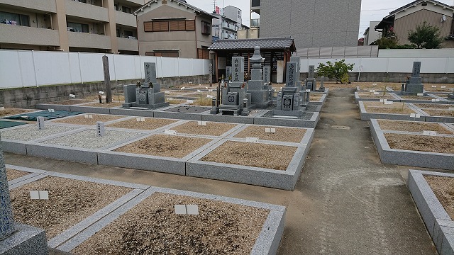 五位堂共同墓地
